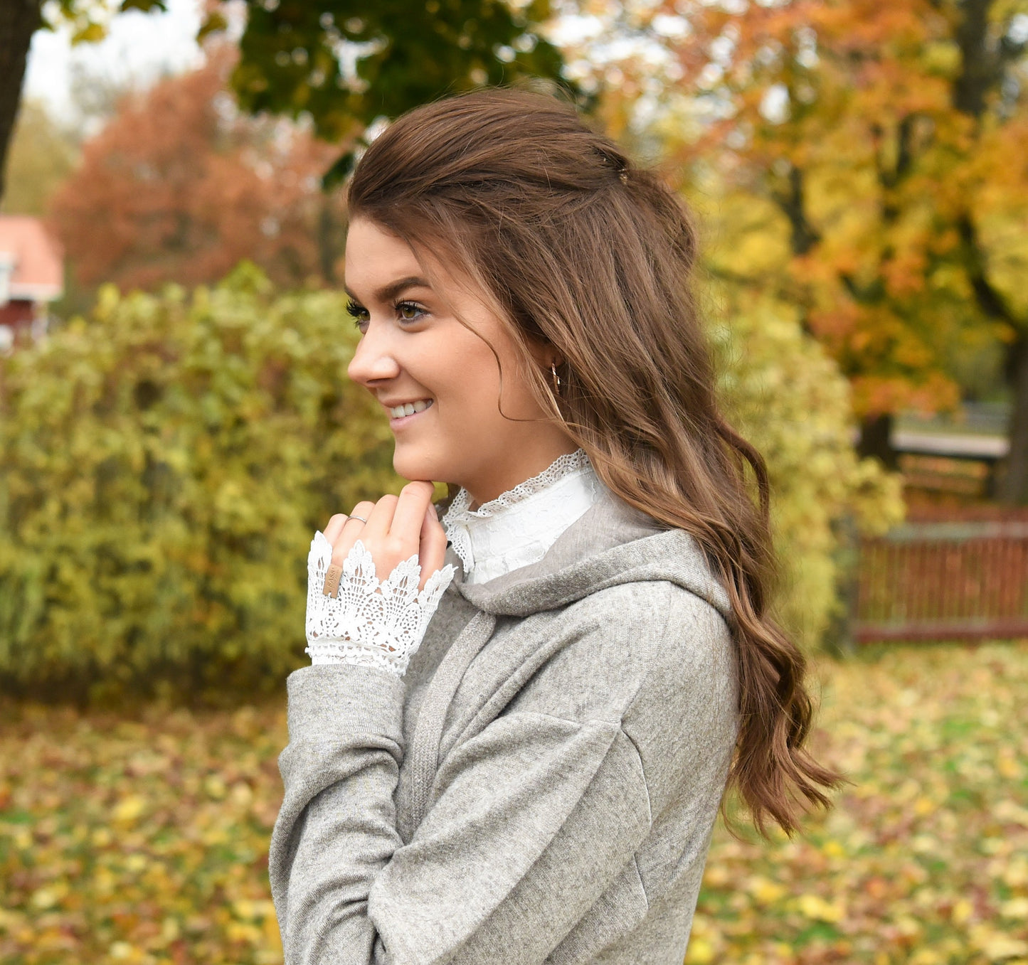 Muddar broderad spets vit